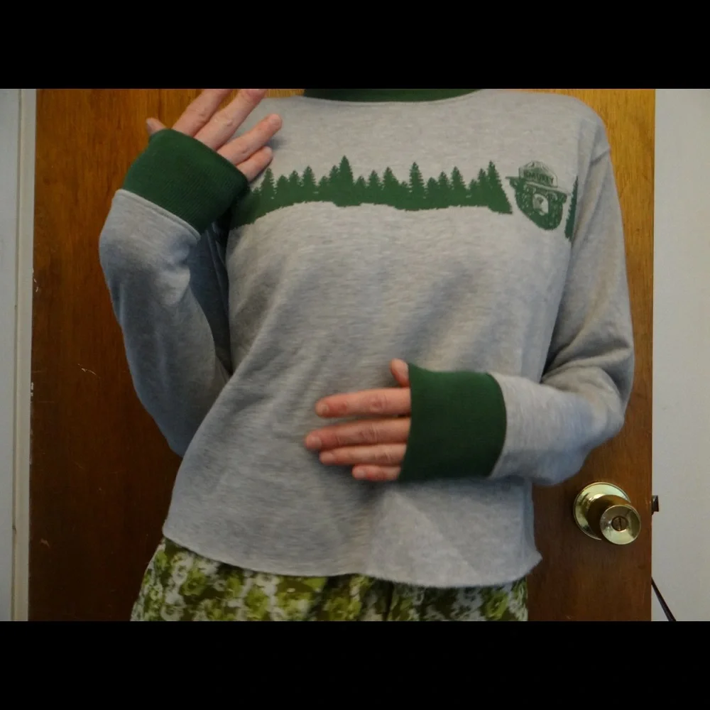 Smokey the bear ringer sweatshirt - Picture 4 of 8